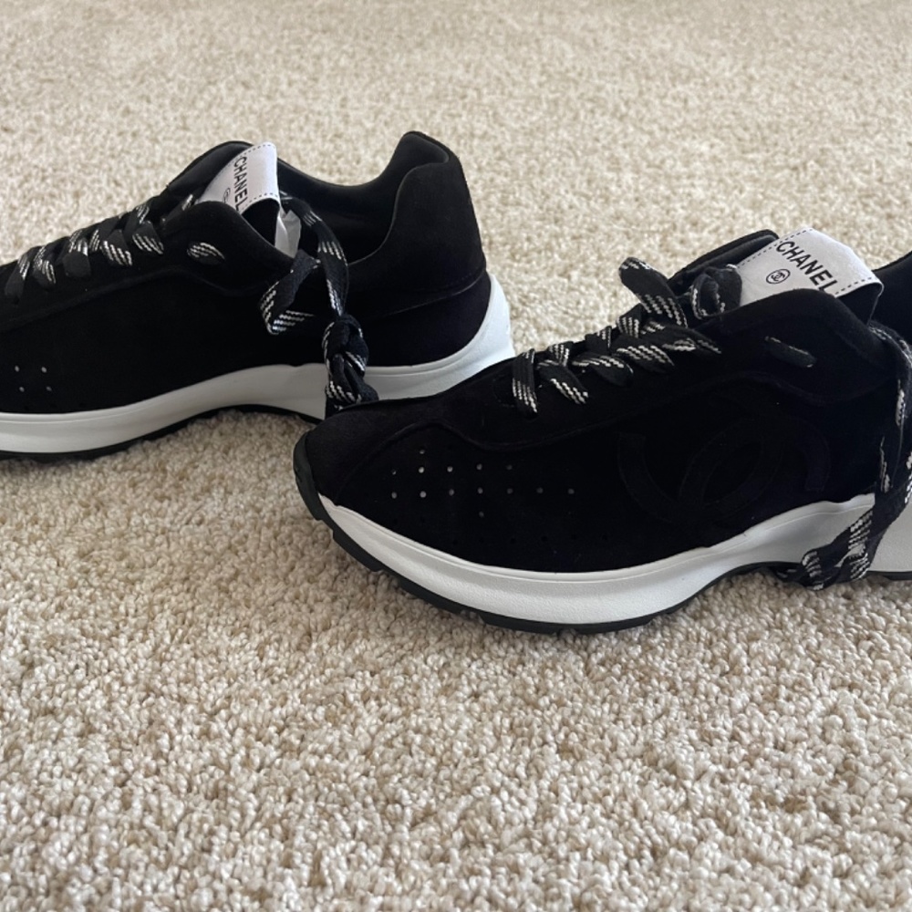 Chanel Suede Goatskin CC Black. Brand new with box, tags, dust bags. Size 38 - Picture 3 of 5